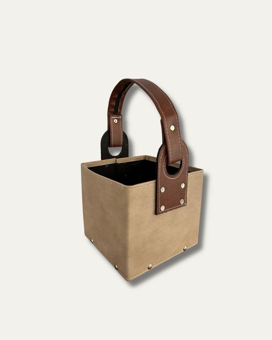 MATERA CUERO SUELA: CUATRO COMPARTIMIENTOS